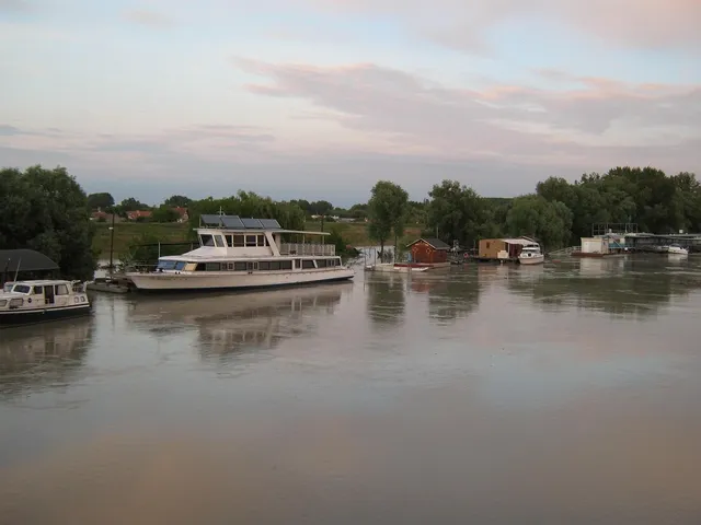 Fairbanks Raft Rentals and Shuttle Service